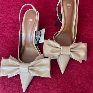 ZARA BEIGE PATENT POINTED-TOE SLINGBACK HEELS W/ LARGE BOWS SHOES EU39 US 8-8.5